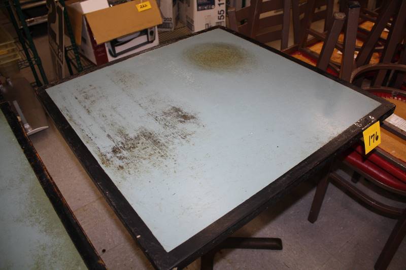 lot 176 image: Table