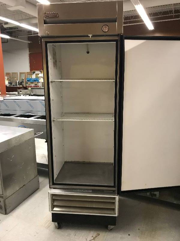 lot 2 image: True(Superior) 1 Door Refrigerator on Wheels, Model T-19, 115V.Runs Cools