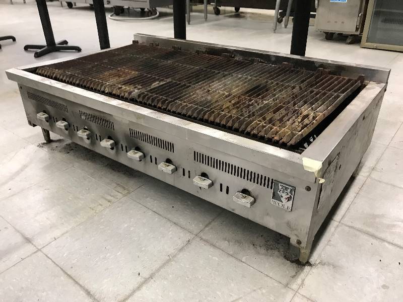 lot 26 image: Grill