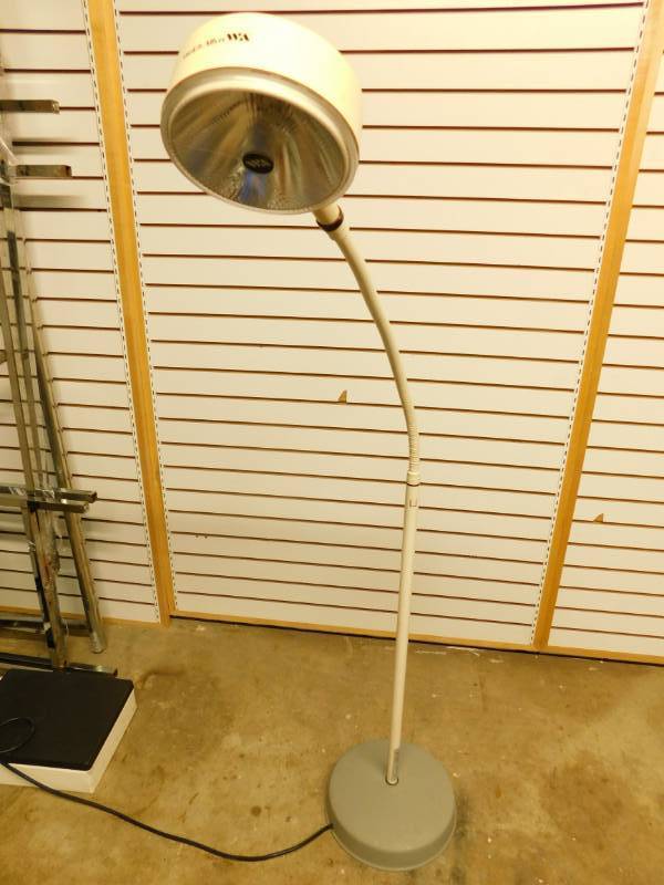 lot 24 image: WelchAllyn Adjustable Goose Neck Exam Light