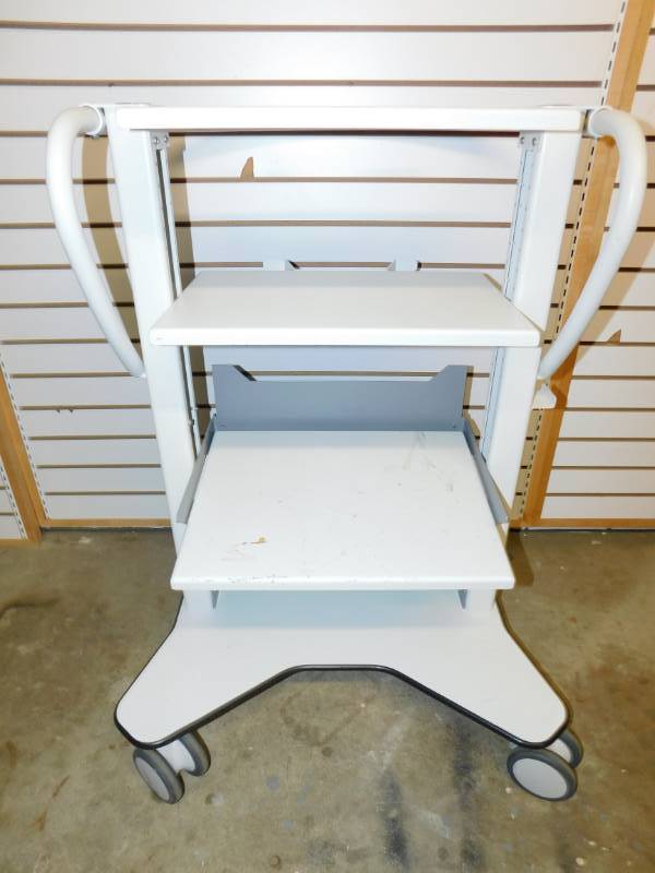 lot 29 image: Three Shelf Rolling Cart