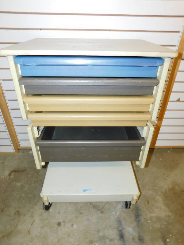 lot 30 image: Five Drawer Medical Cart On Wheels