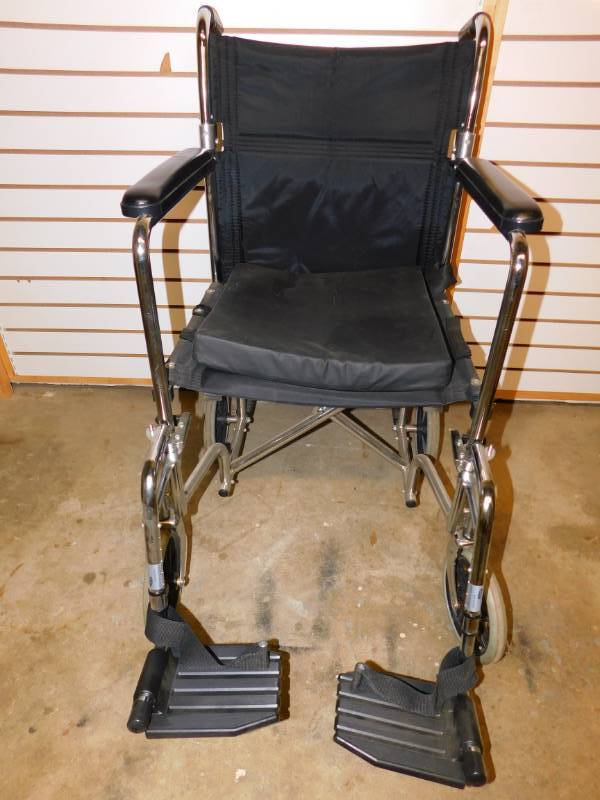 lot 35 image: The Comfort Company Transport Chair