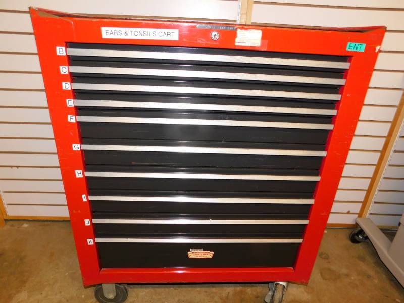 lot 41 image: Craftsman Commercial 10 Drawer Medical Cart