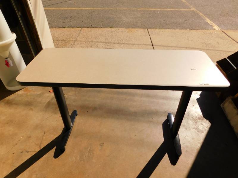 lot 62 image: HON Utility Table