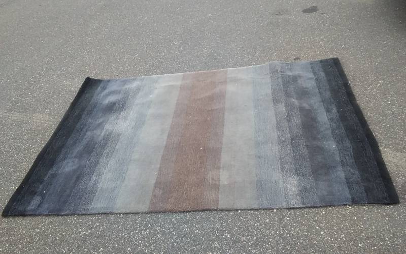lot 3 image: Contour Collection Area Rug Grey & Burgundy 60x90