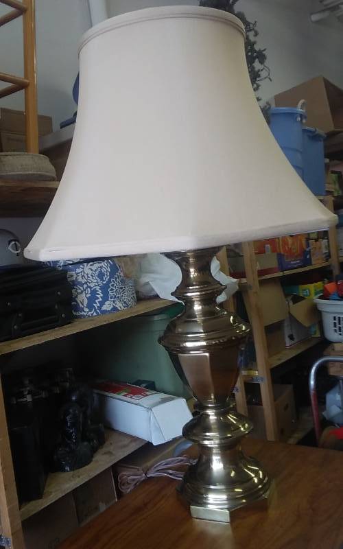 lot 22 image: Stiffel Brass Lamp With Shade (Upscale Accessory)