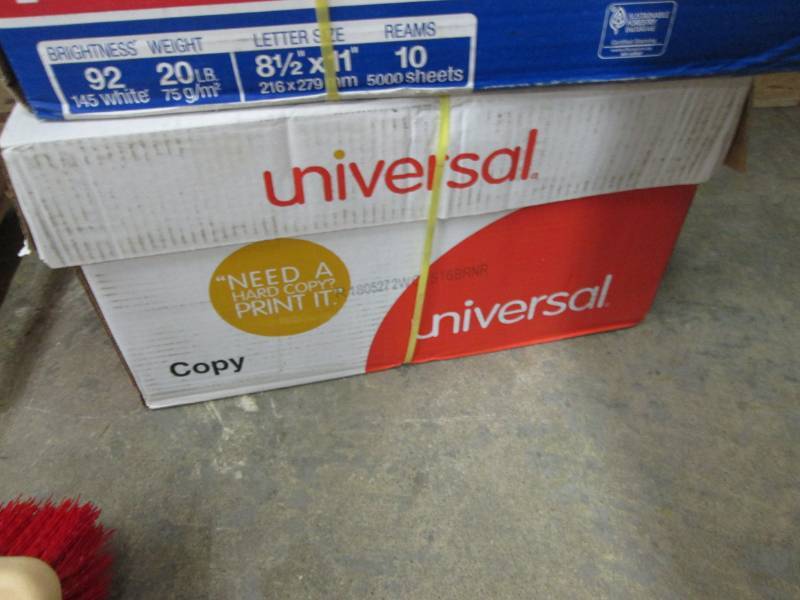 lot 10 image: UNV21200 - Universal Copy Paper 20 ...