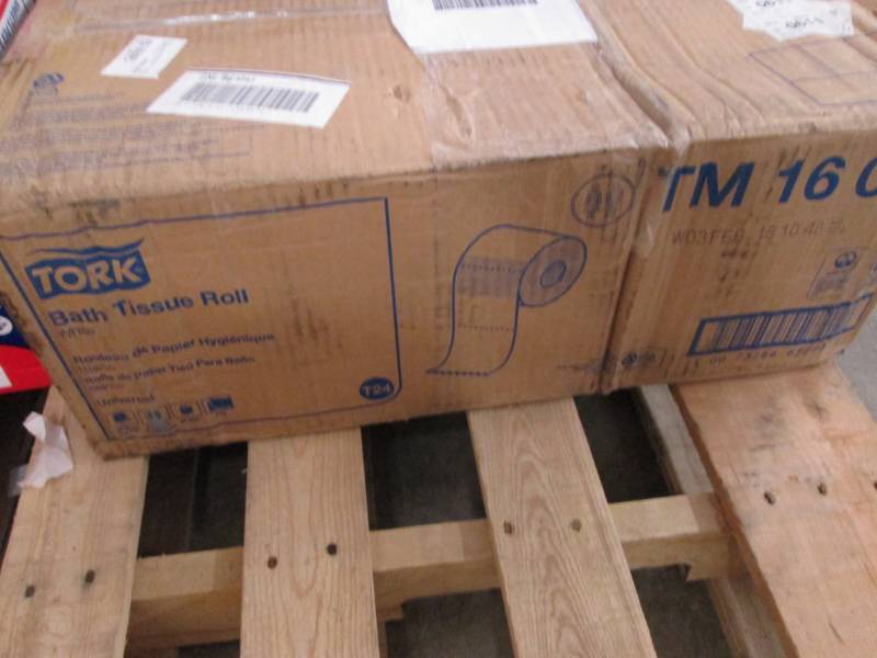 lot 30 image: Tork TM1601A Universal Bath Tissue ...