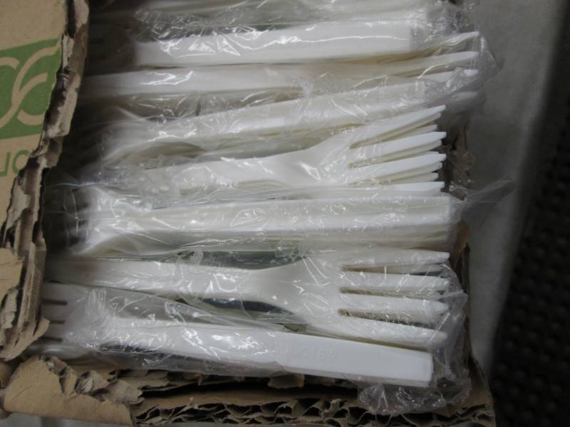 lot 52 image: Case of 1000 PSM Forks by ECO Produ...