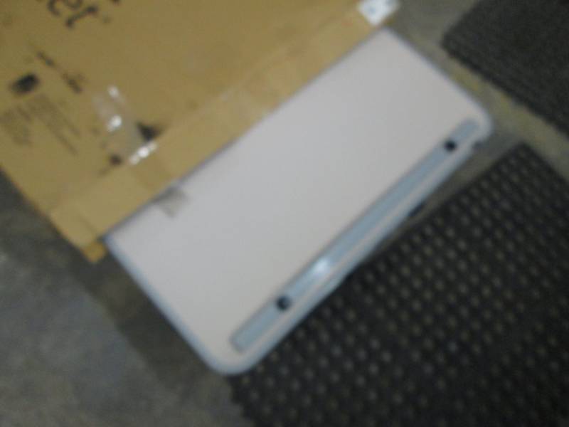 lot 88 image: Quartet Oval Office Dry-Erase Easel...