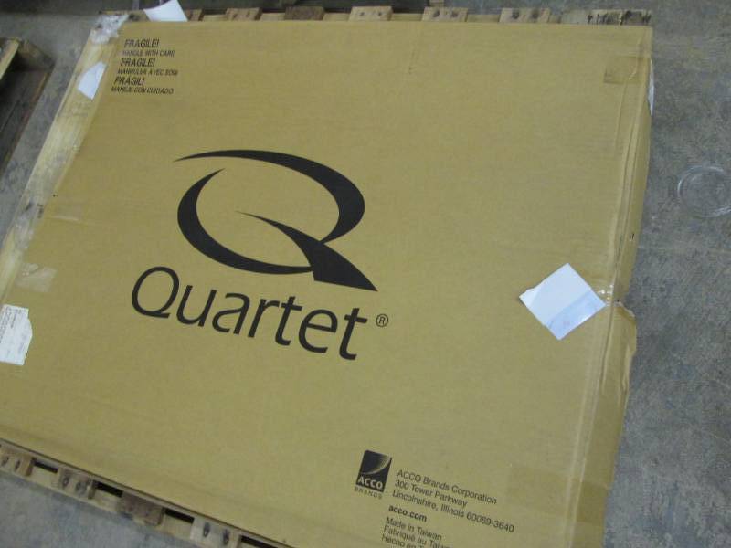 lot 89 image: Quartet Oval Office Dry-Erase Easel...