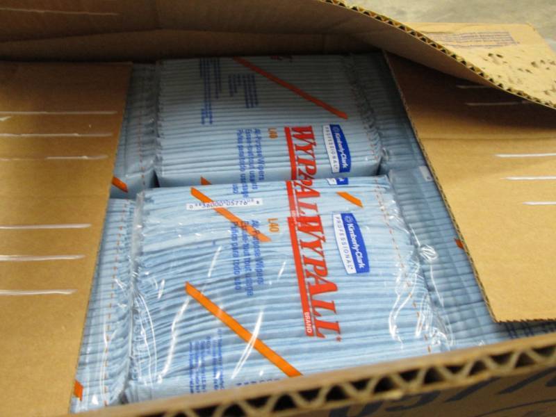 lot 106 image: WypAll 05776 L40 Wiper, 14 Fold, B...