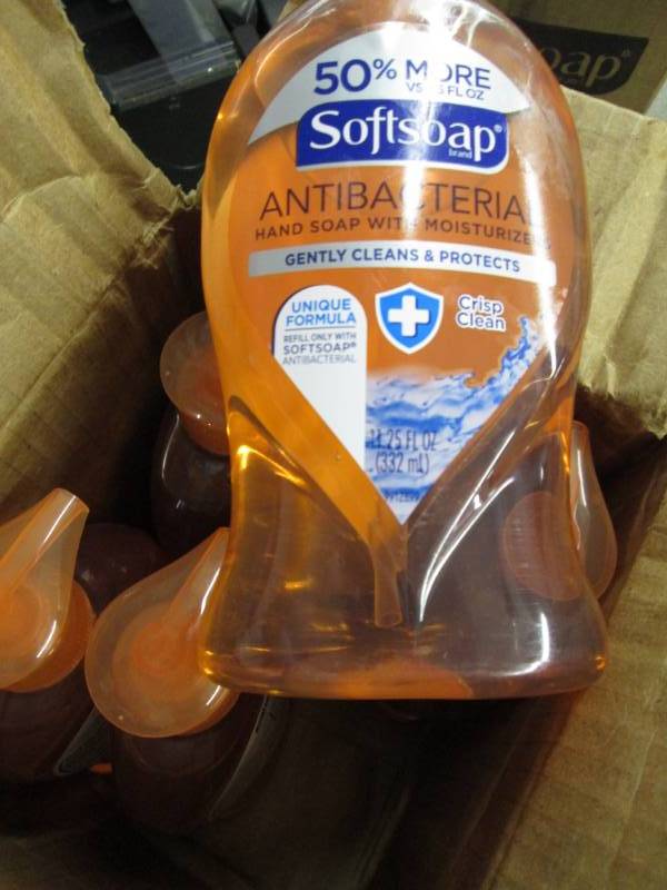 lot 121 image: Lot of 6 Softsoap 11.25 oz Crisp Cl...