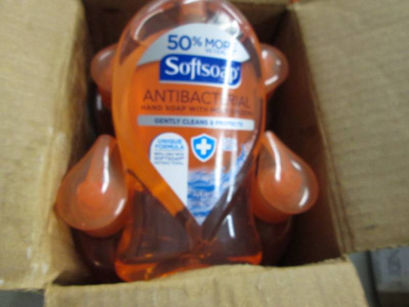 lot 122 image: Lot of 6 Softsoap 11.25 oz Crisp Cl...