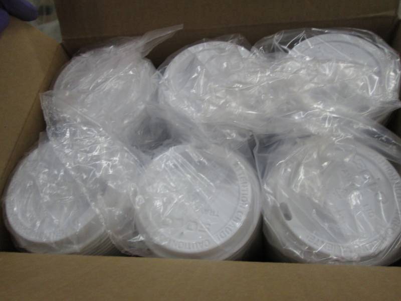 lot 149 image: Solo Perfect pak 10 oz Traveler Lid...