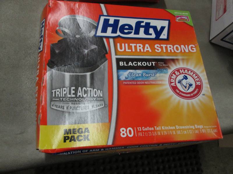 lot 201 image: Hefty Ultra Strong Black Tall Kitch...