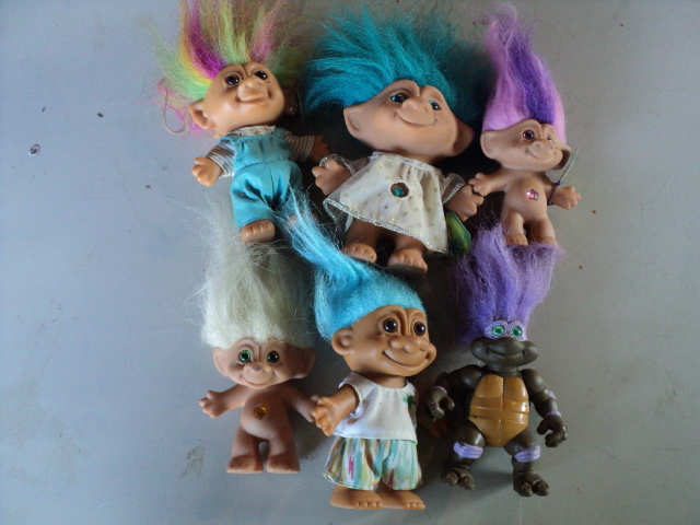 6 trolls...