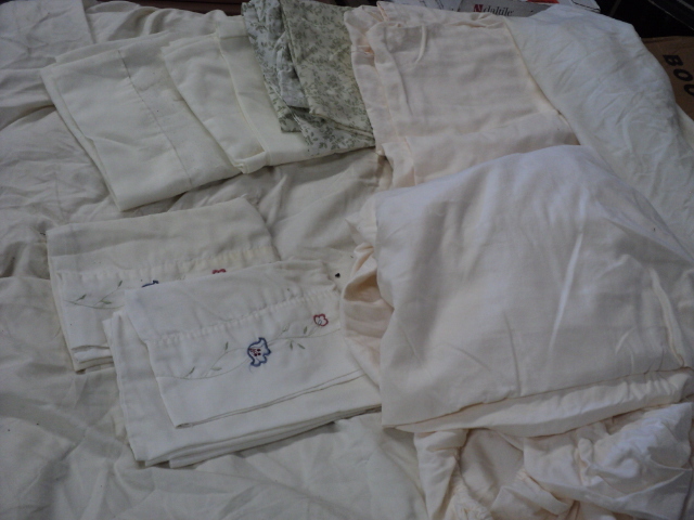 queen size set of sheets and pillow...