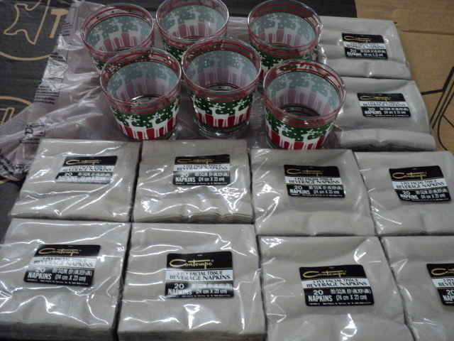 6 nice reindeer glasses and 200 nap...