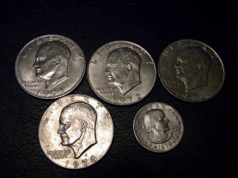 4 Eisenhower & 1 Susan B Anthony Dollars