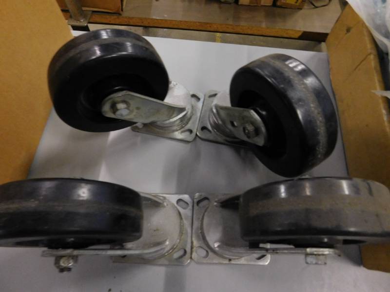 lot 56 image: Caster Connection Swivel 6 Casters