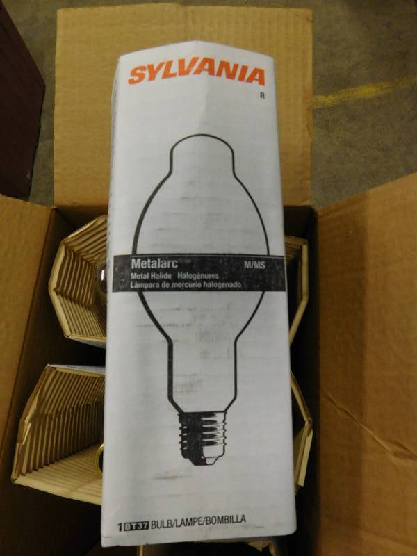 lot 64 image: Sylvania BT37 Bulbs 360W Clear