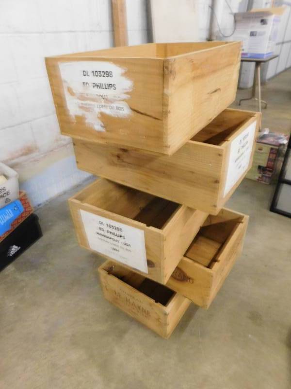 lot 86 image: Wood Boxes - 19.5(w) x 7(h) x 12(d)
