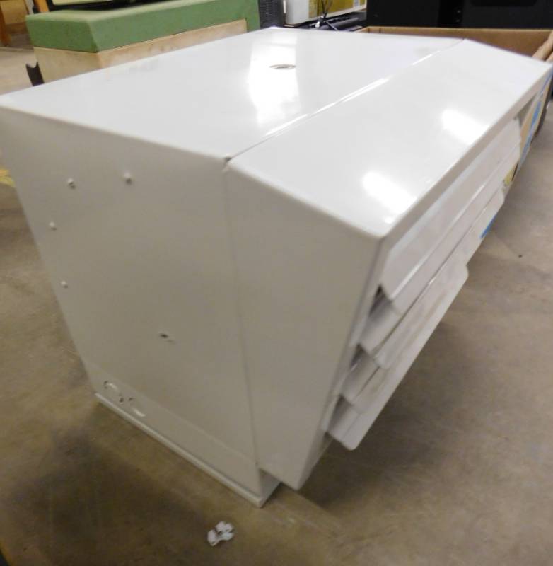 lot 92 image: Small Heater - 14(w) x 12.5(h) x 12.5(d)