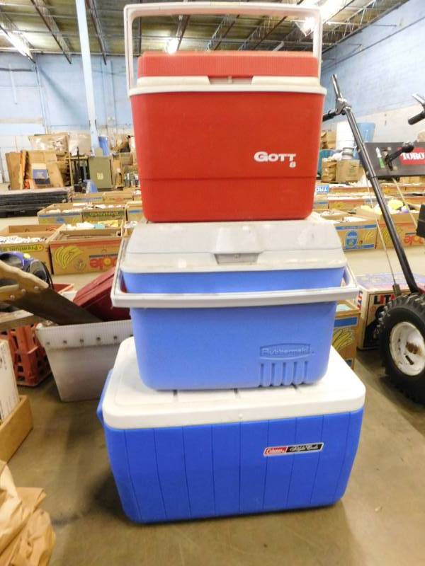 lot 101 image: Three Coolers