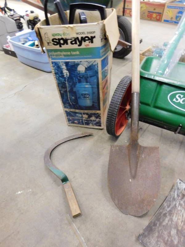 lot 111 image: Lawn Care Items