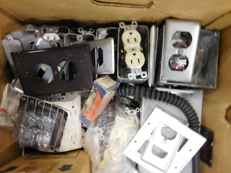 lot 126 image: Misc. Electrical Items