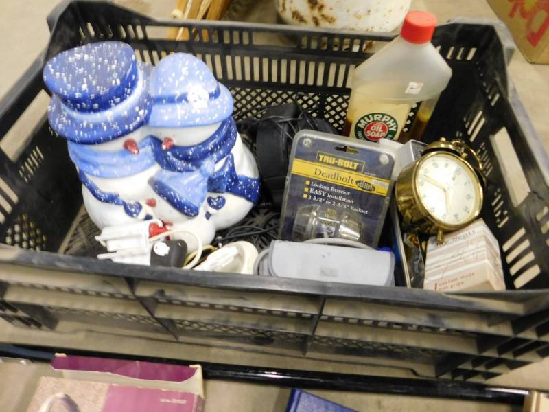 lot 148 image: Snowman Cookie Jar & More