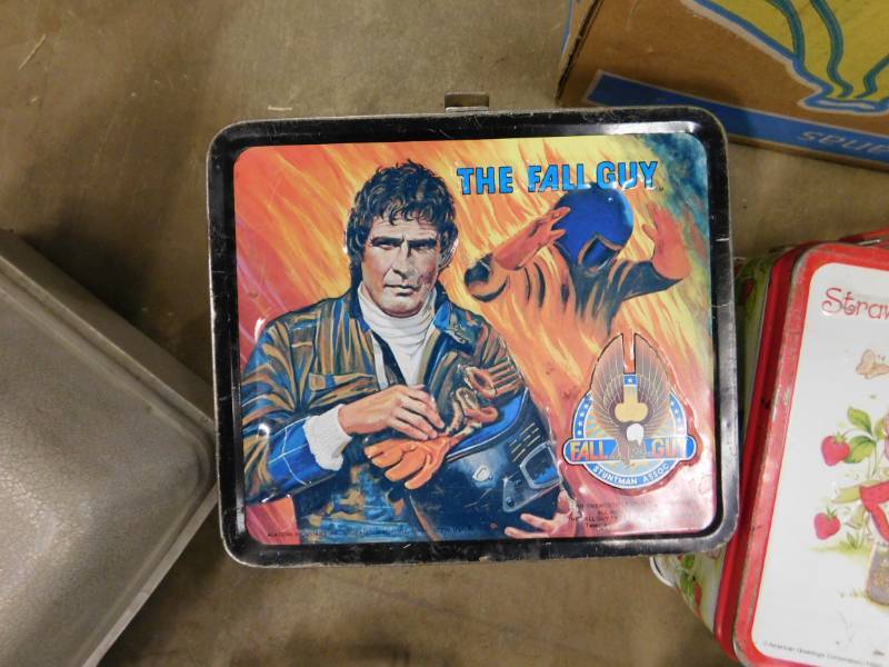 lot 153 image: Vintage Metal Lunch Boxes