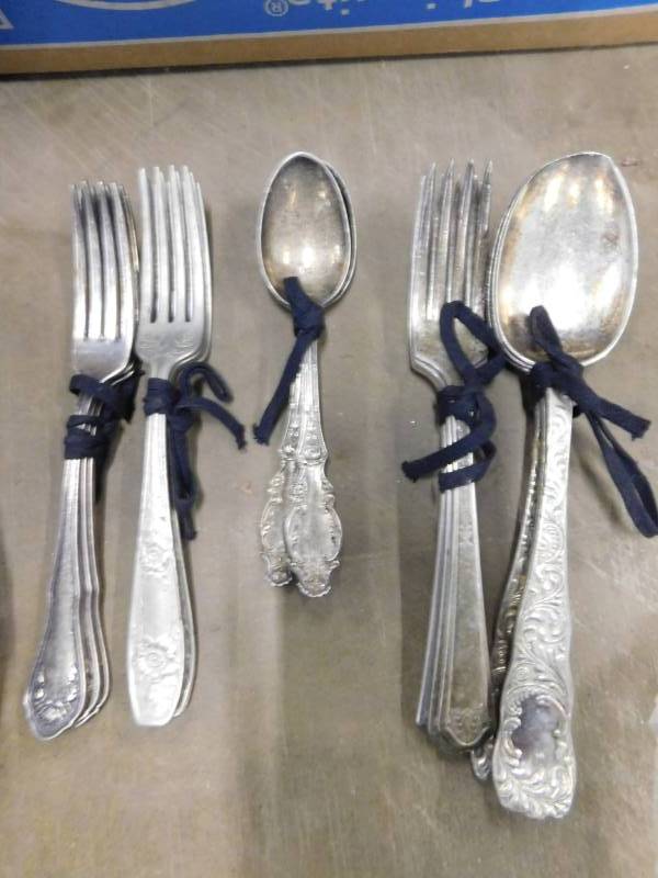 lot 170 image: Large lot of Silverware #2