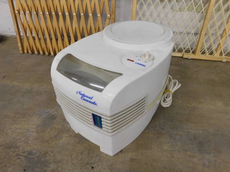 lot 180 image: Humidifier & Gates