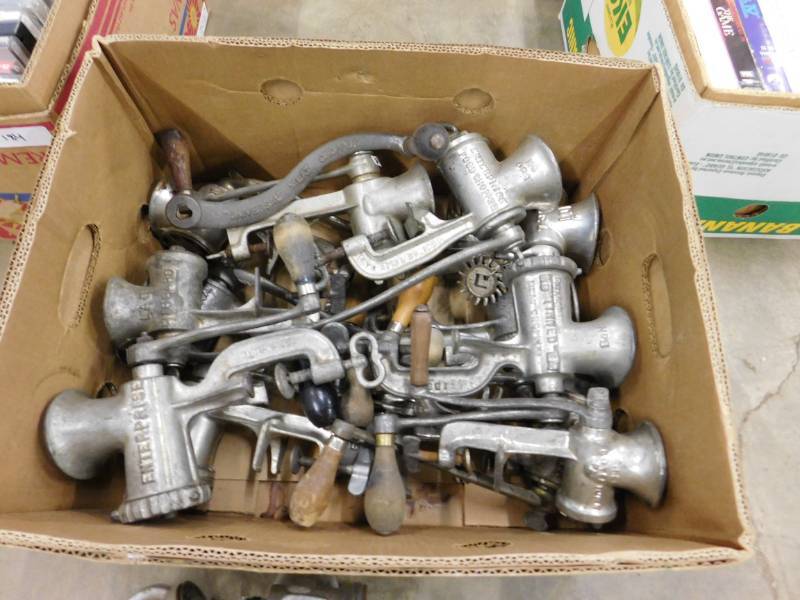 lot 185 image: Vintage Manual Universal Meat Grinders #2