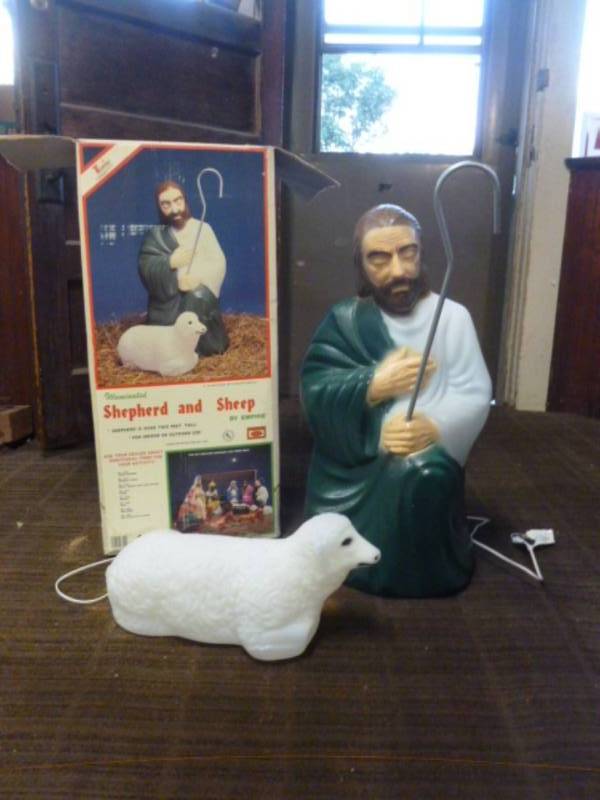 lot 30 image: Empire Blow Mold