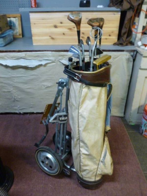 lot 31 image: Golf Club Set