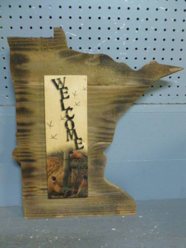 lot 66 image: Decorative