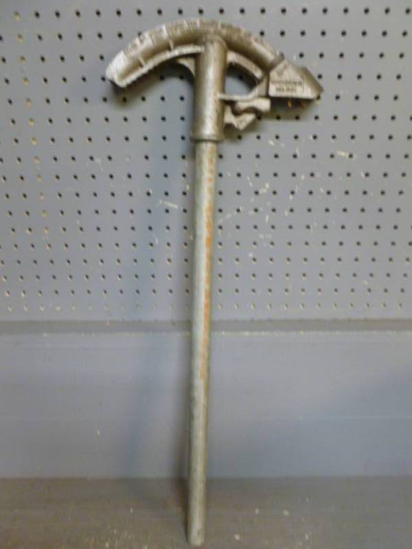 lot 69 image: Pipe Bender
