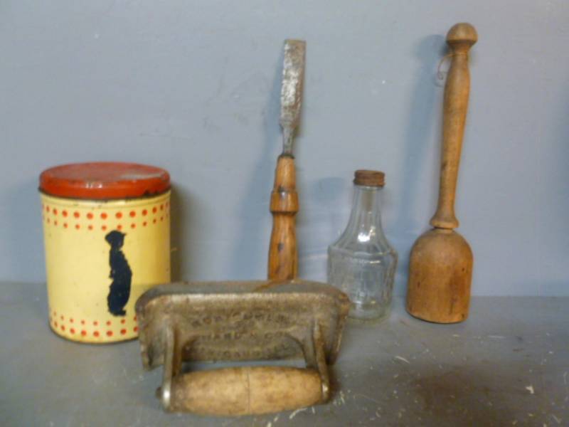lot 92 image: Vintage Items