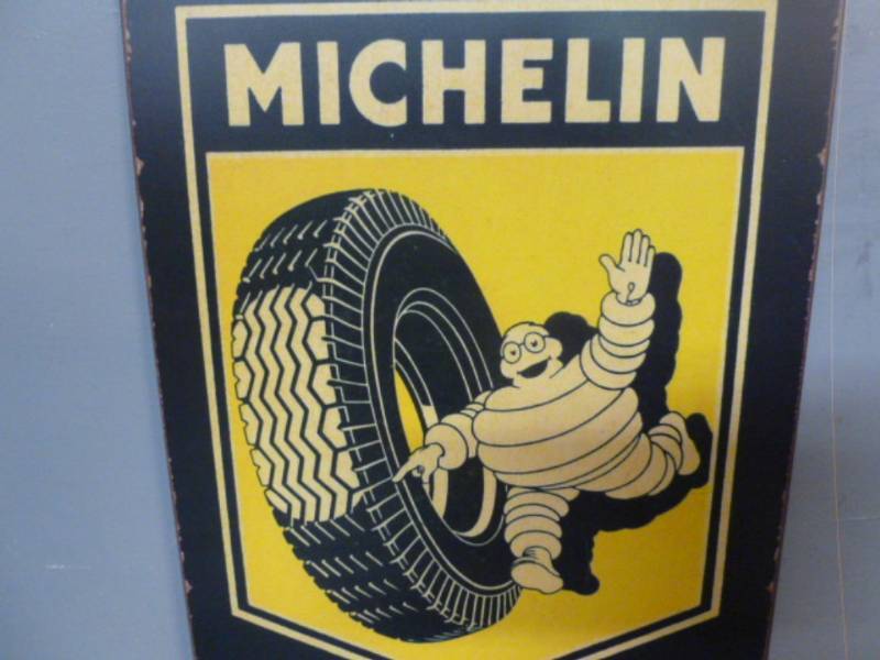 lot 109 image: Sign
