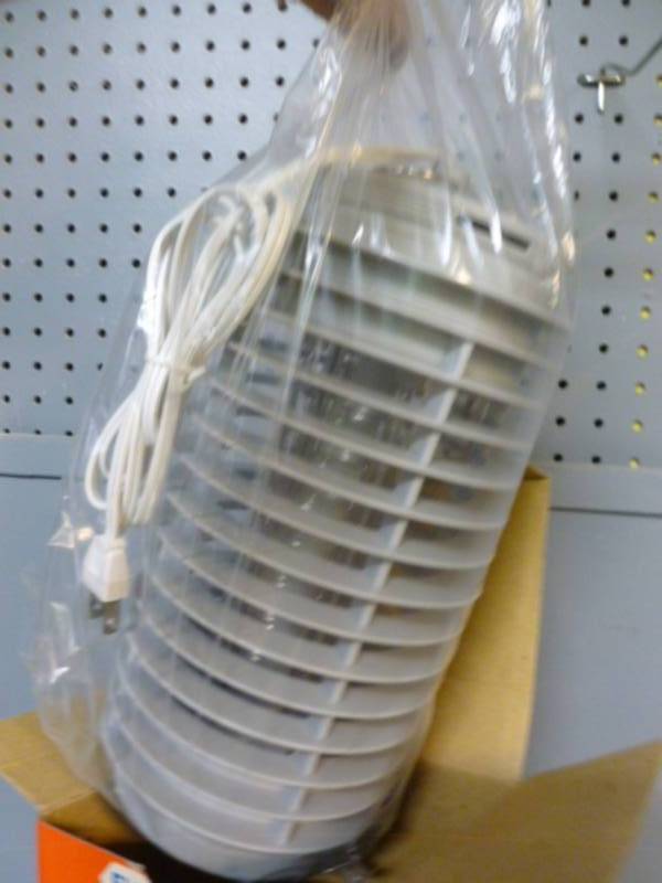lot 117 image: New Bug Zapper