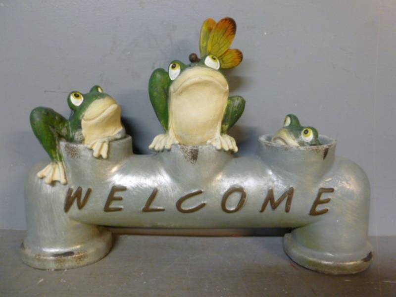 lot 125 image: Rock Garden Decoration