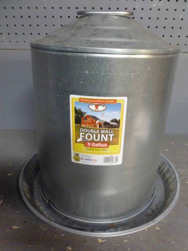 lot 129 image: New Chicken Waterer