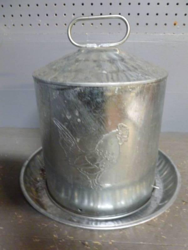 lot 131 image: New Chicken Waterer