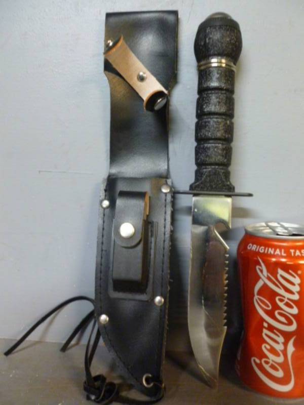 lot 136 image: Survival Knife