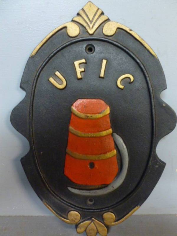 lot 139 image: Cast Iron Collectible