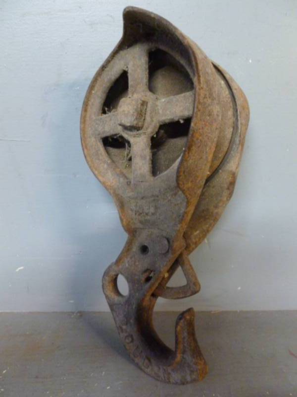 lot 141 image: Vintage Barn Pulley